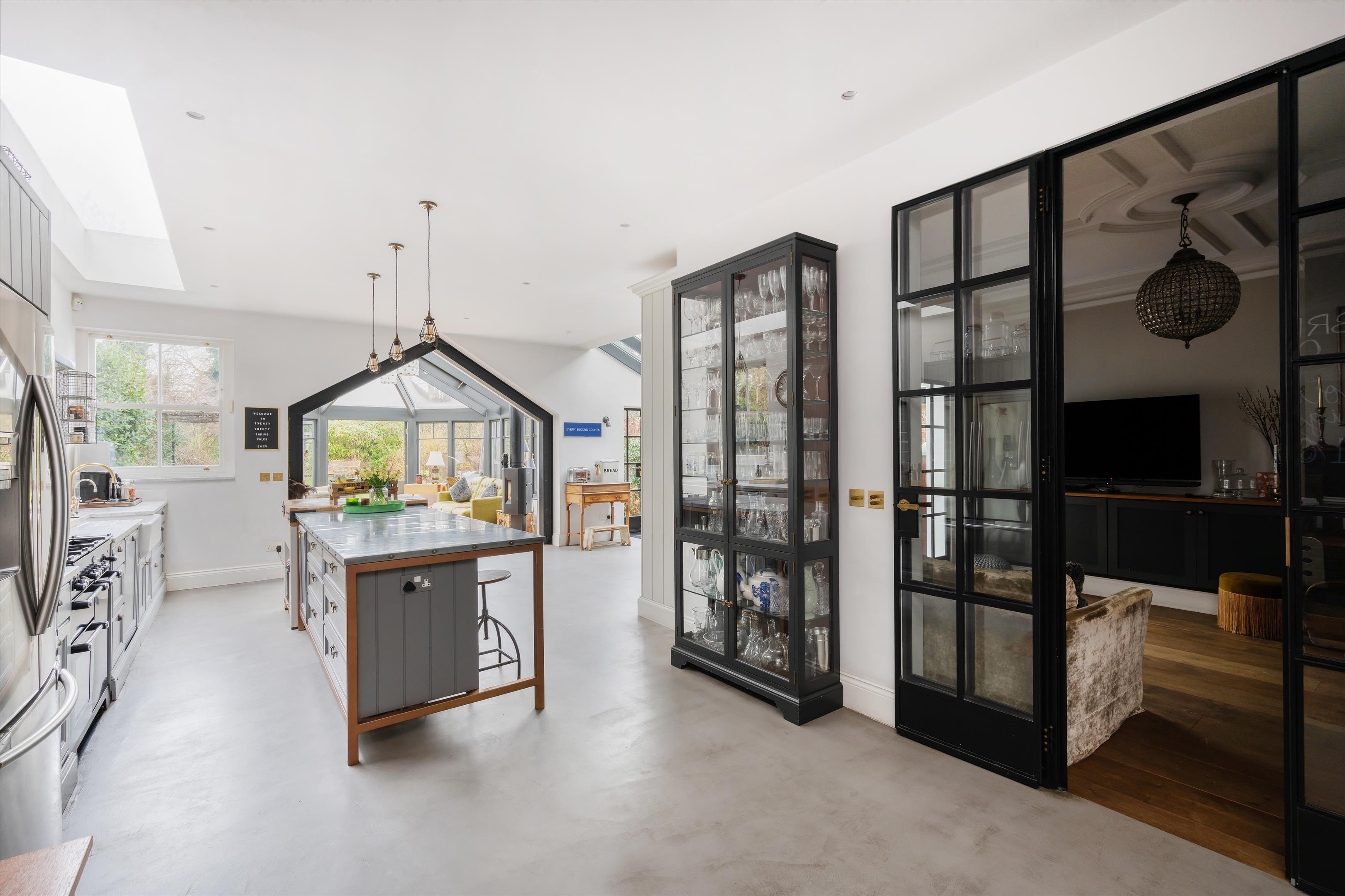 6 bedroom end terrace house for sale in London