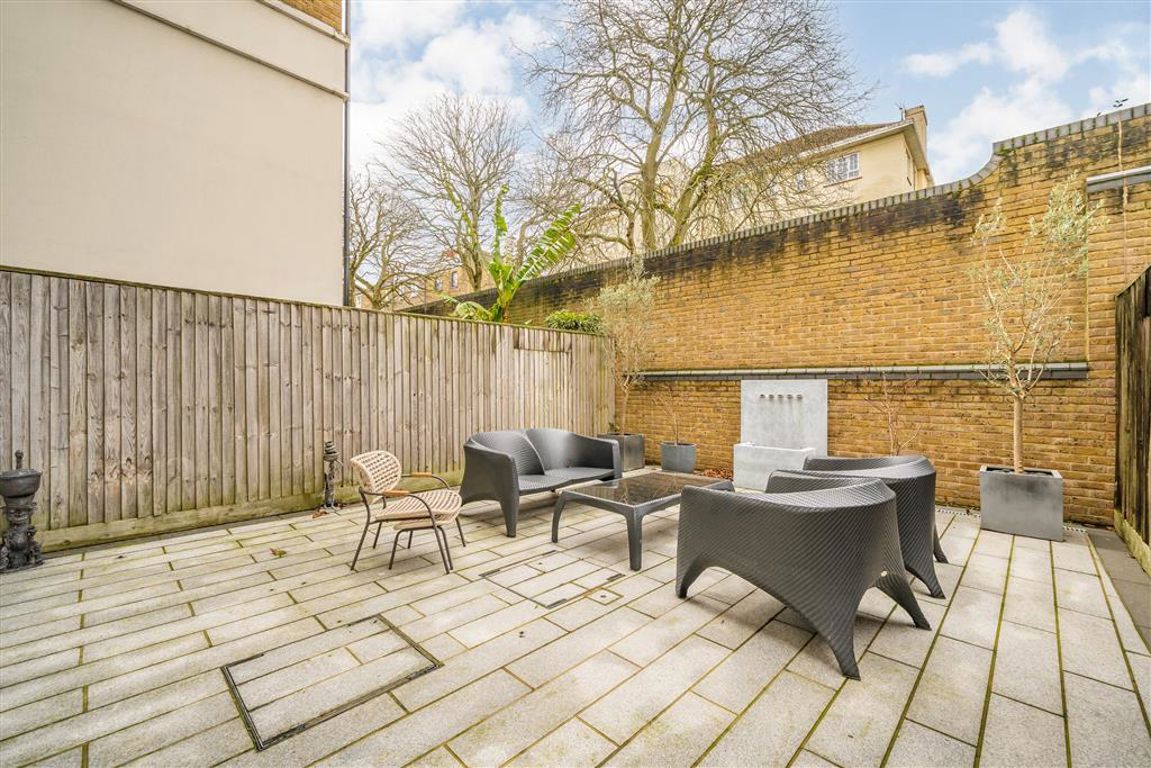 5 bedroom property for sale 0