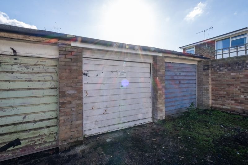 Garage, 45, Kemsing Gardens, Kent photo 3