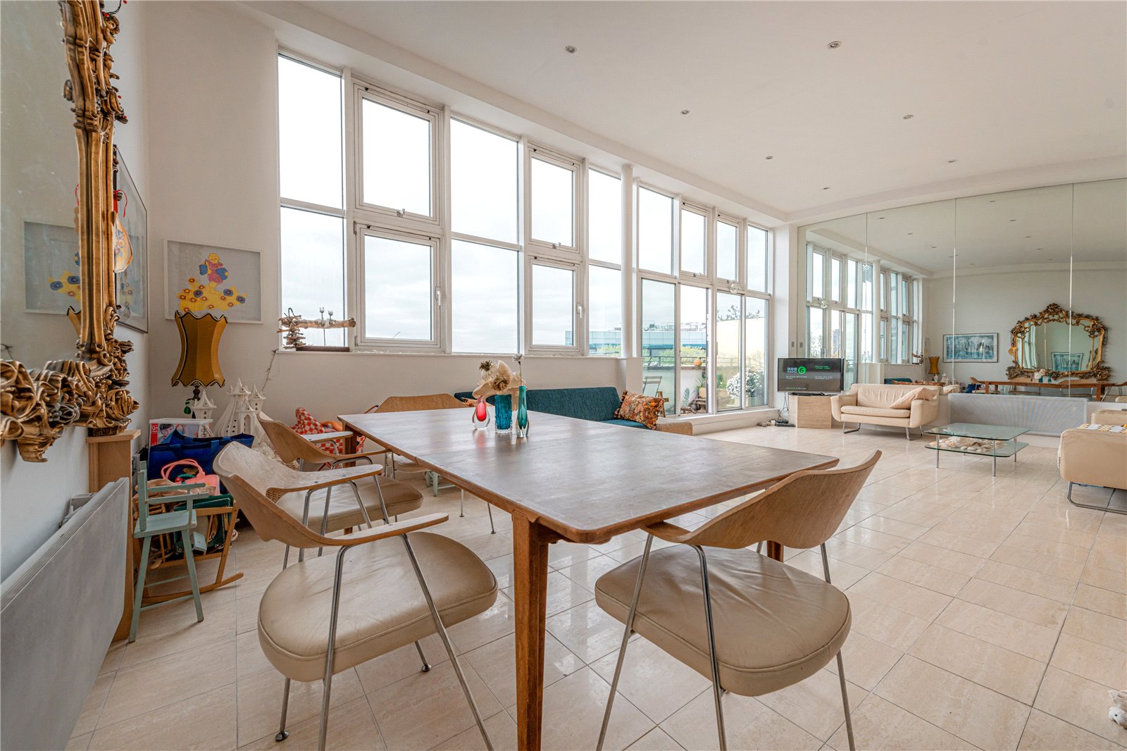 3 bedroom flat for sale 0