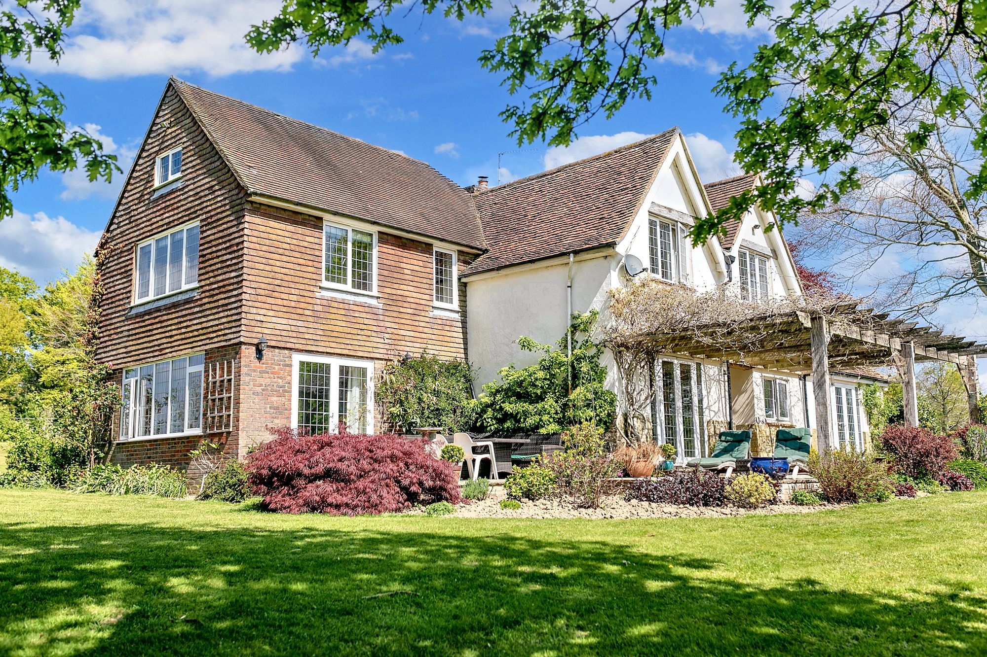 5 bedroom farmhouse for sale 0