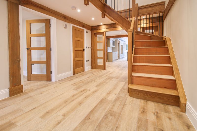 5 bedroom detached house for sale 0