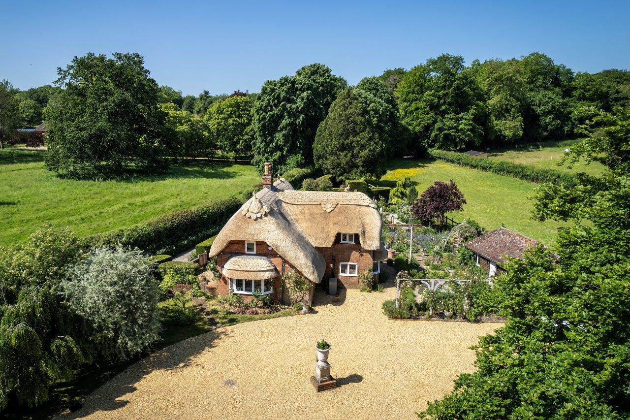 4 bedroom detached house for sale 0