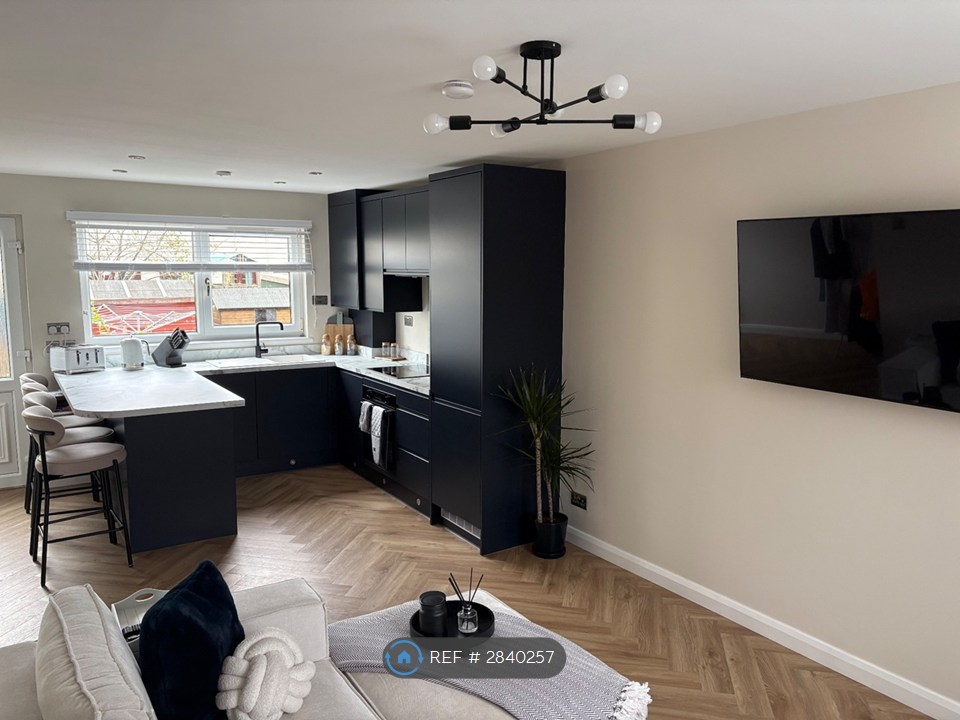 2-bed house on Locherburn Place, Houston, Houston, £1,200/mo