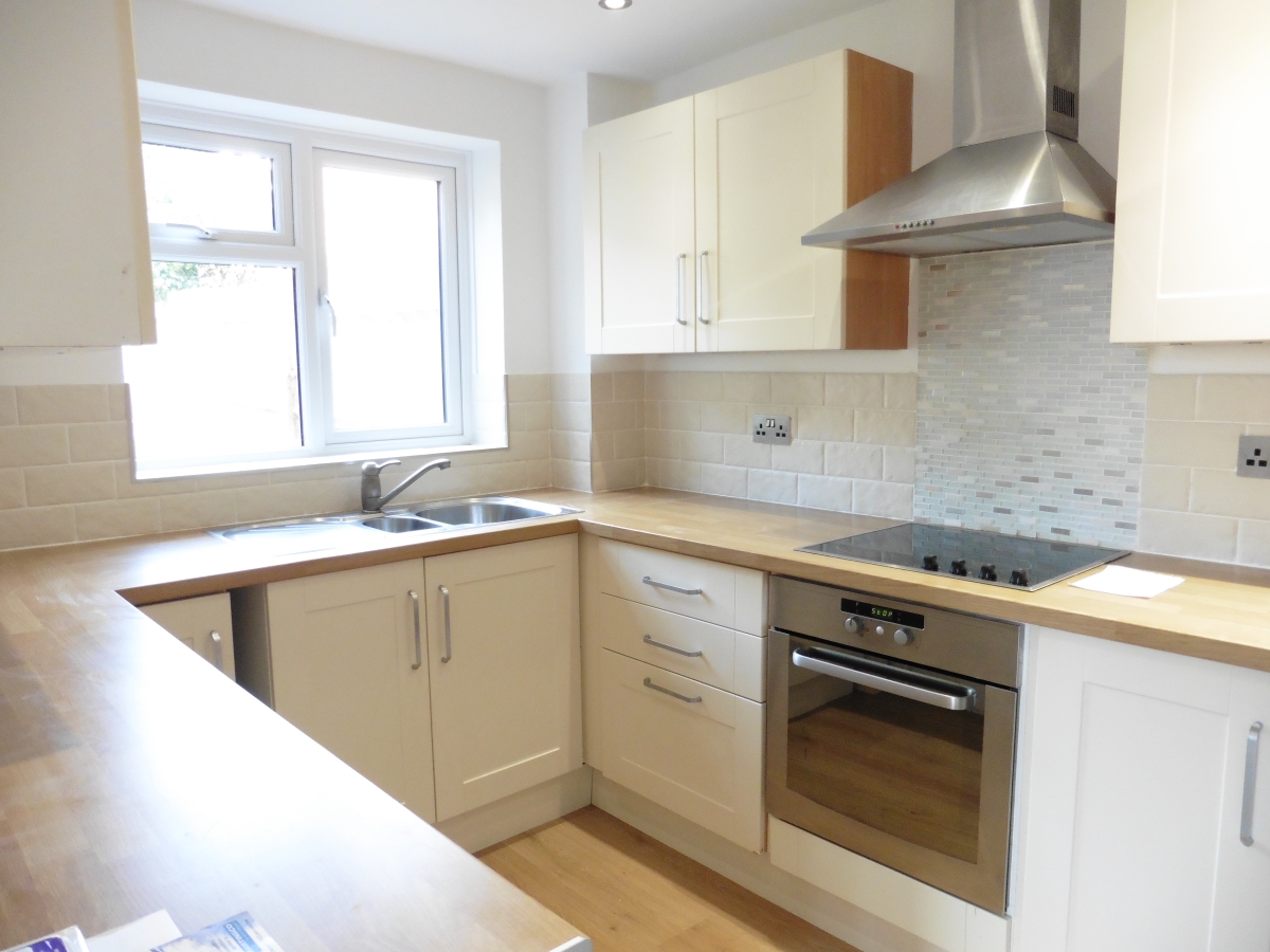 Free property report 40 Hunters Way, Uckfield, TN22 2BB Chimnie