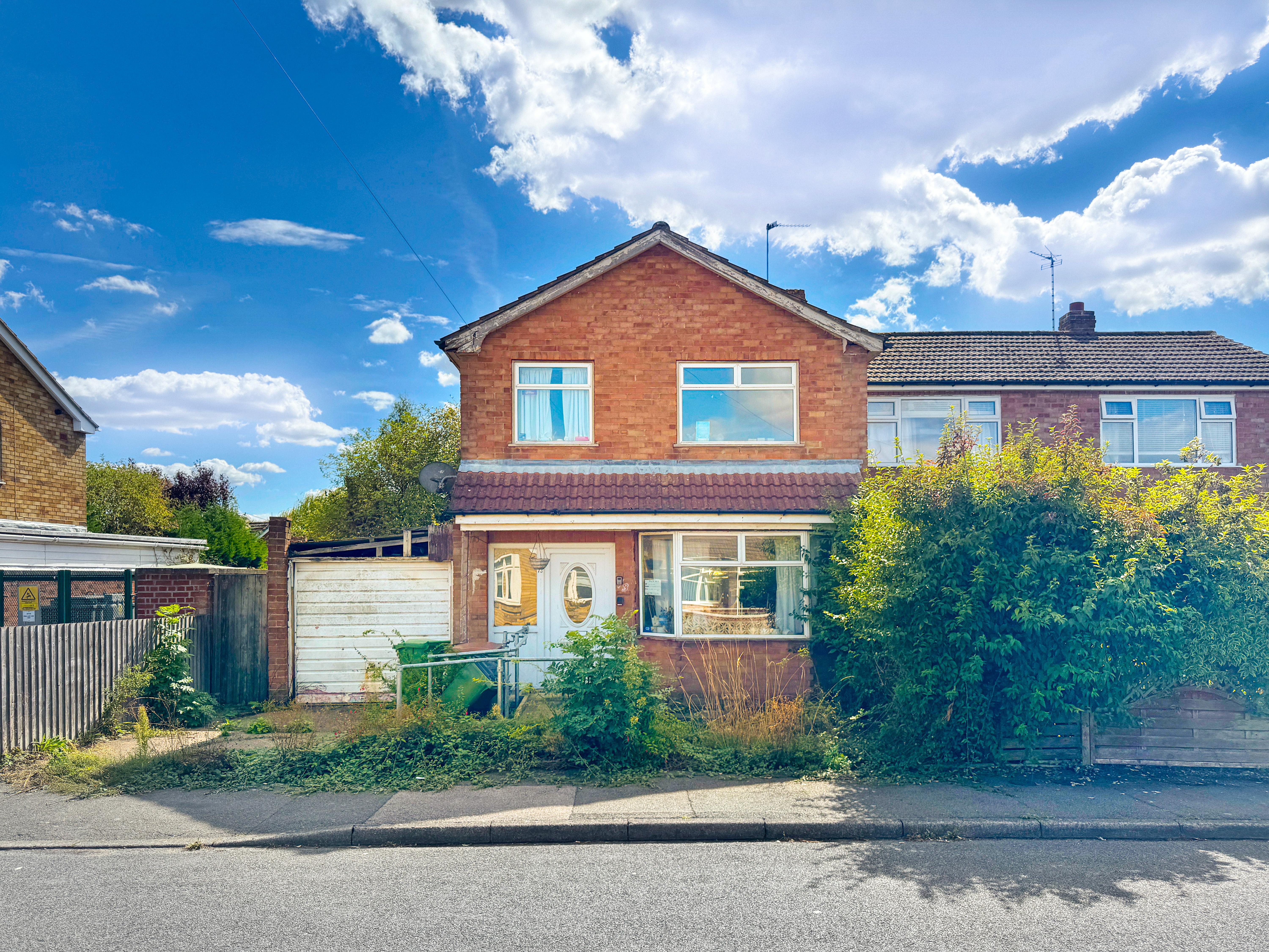 73, Prince Albert Drive, Leicester photo 3
