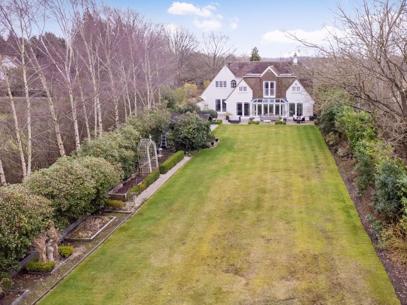 4 bedroom detached house for sale 0