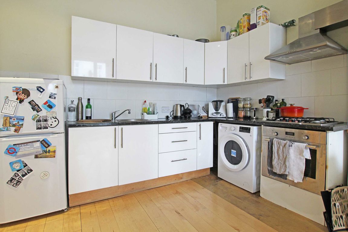 Flat 1, 34, St. Stephens Gardens, London photo 5