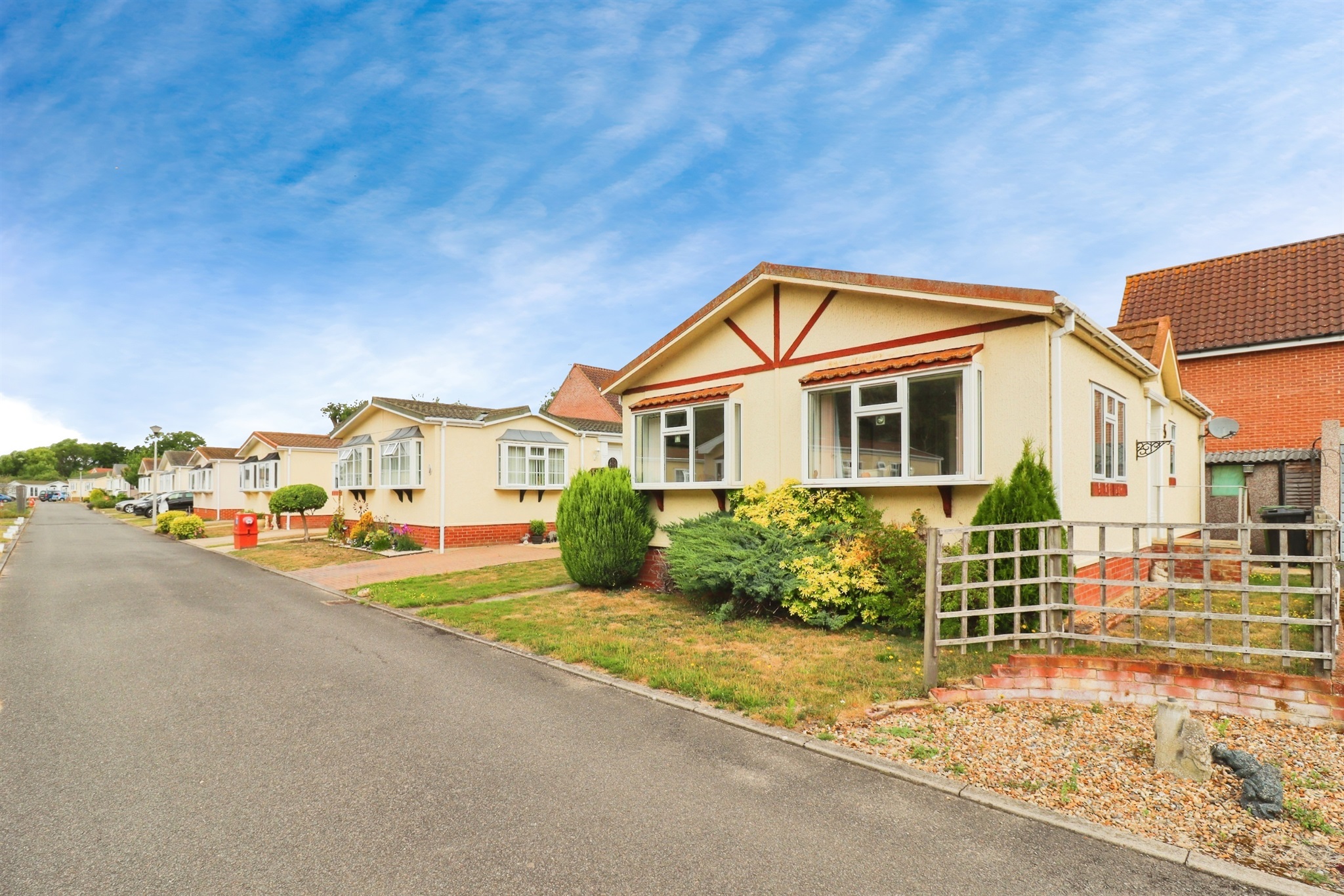 2-bed caravan on 5, Waveney Park, Stuston Road, Diss, £80,000