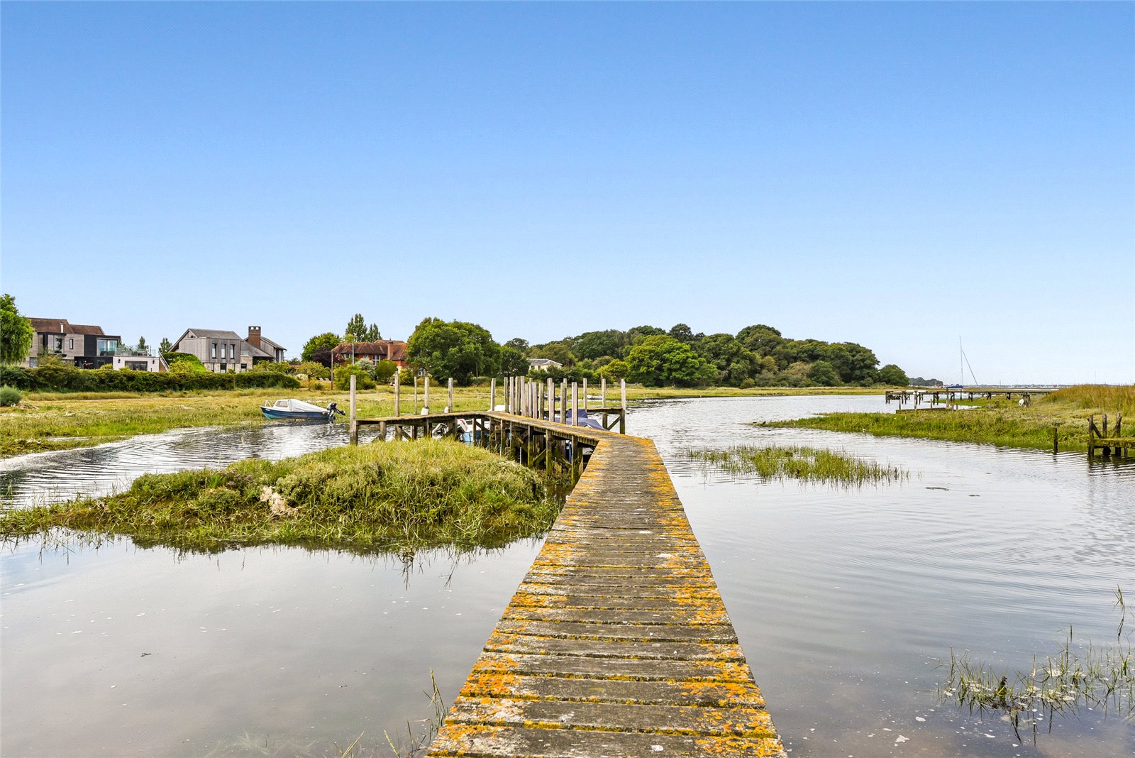 6 bedroom semi-detached house for sale in London