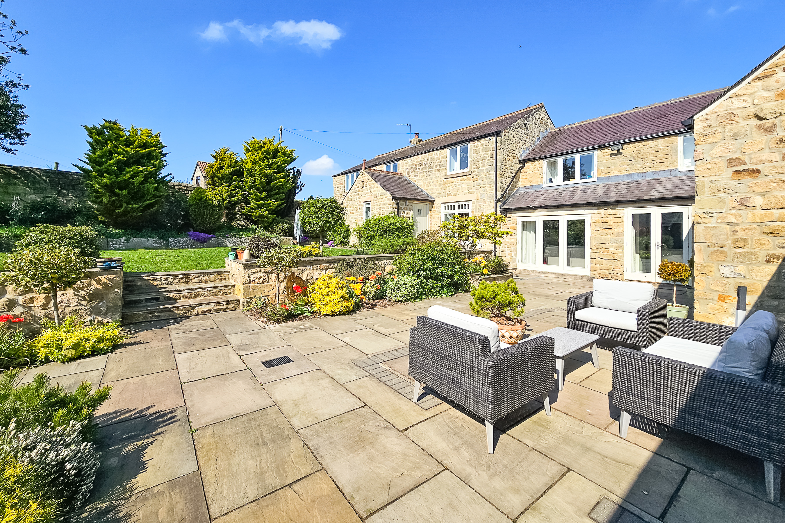 5 bedroom detached house for sale 0