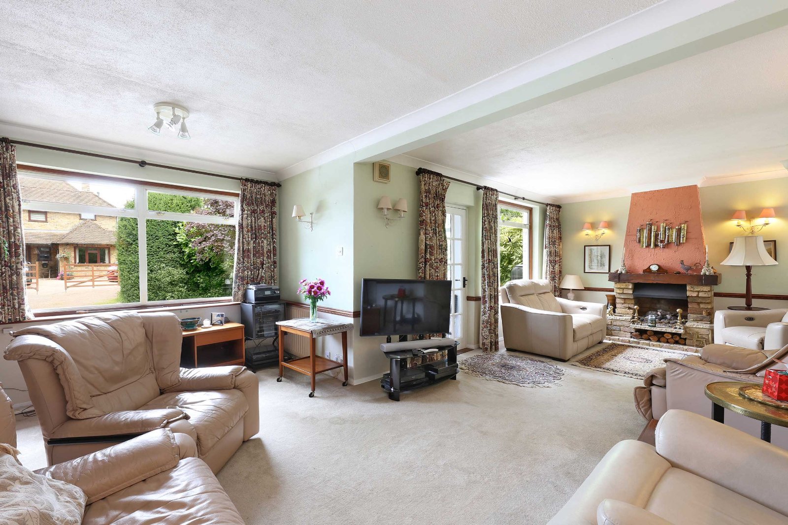 5 bedroom country house for sale 0