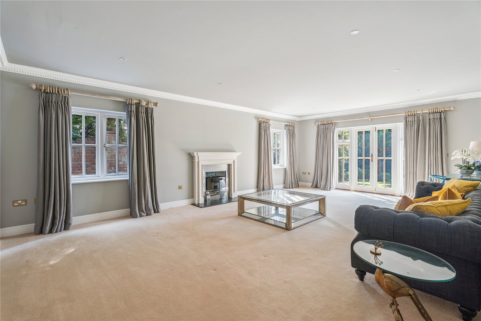 5 bedroom detached house for sale 0