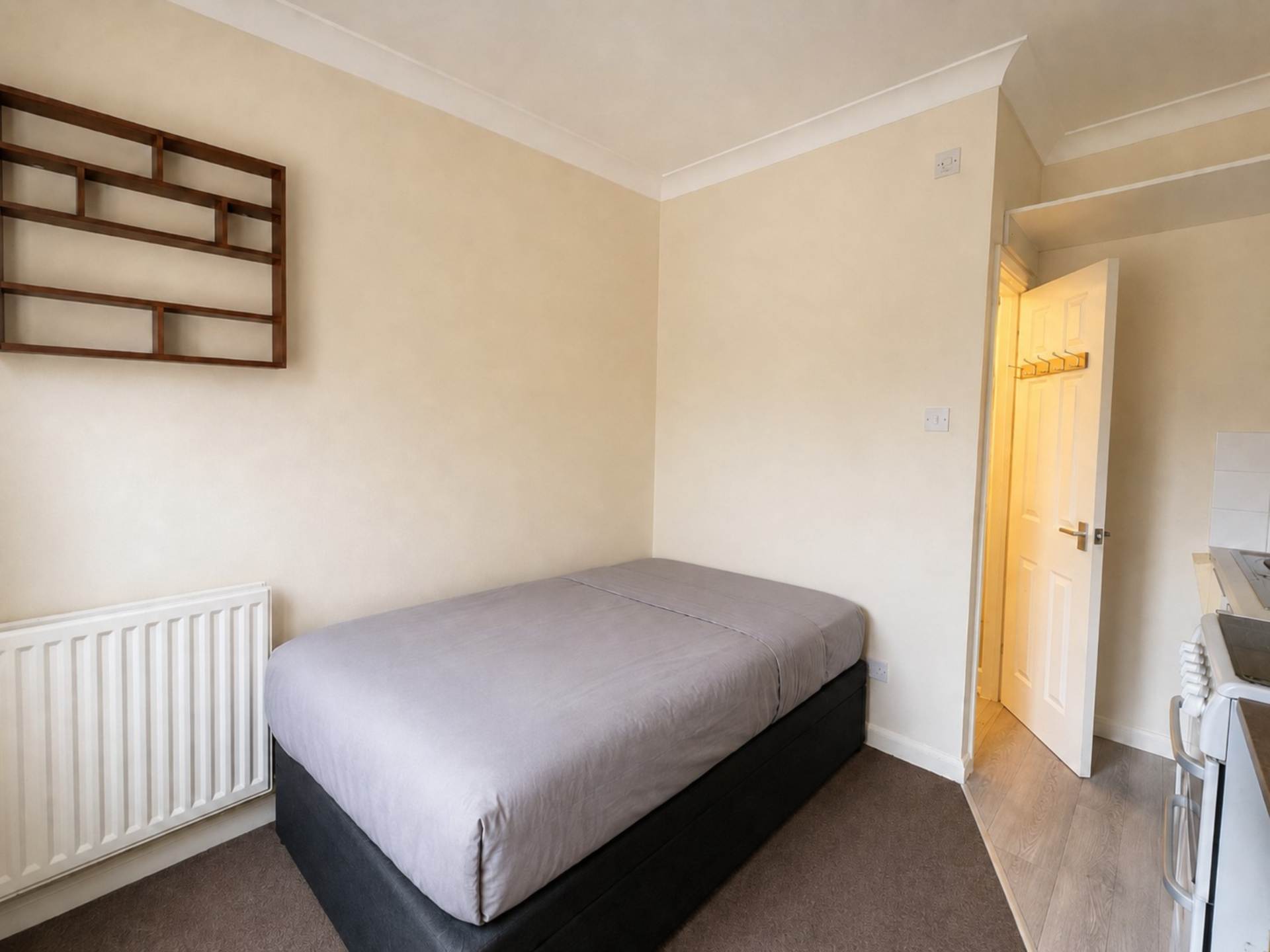 Flat 5, High Town Road, Luton photo 2