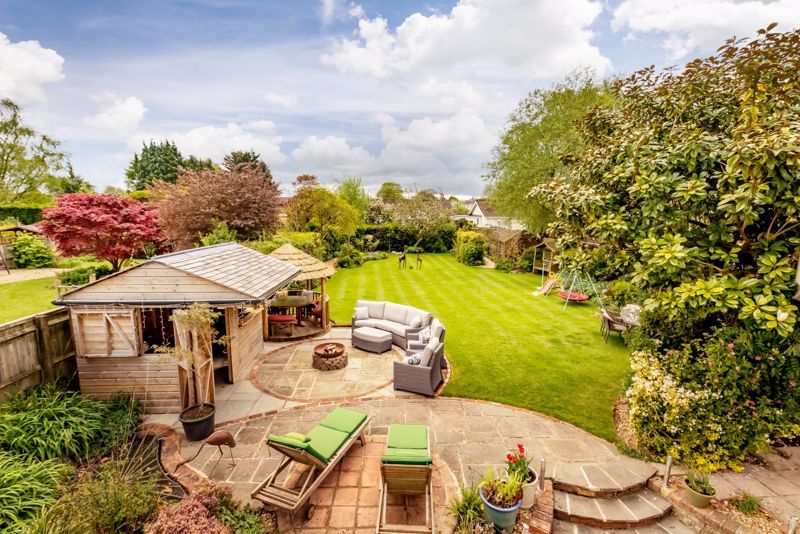 5 bedroom detached house for sale 0