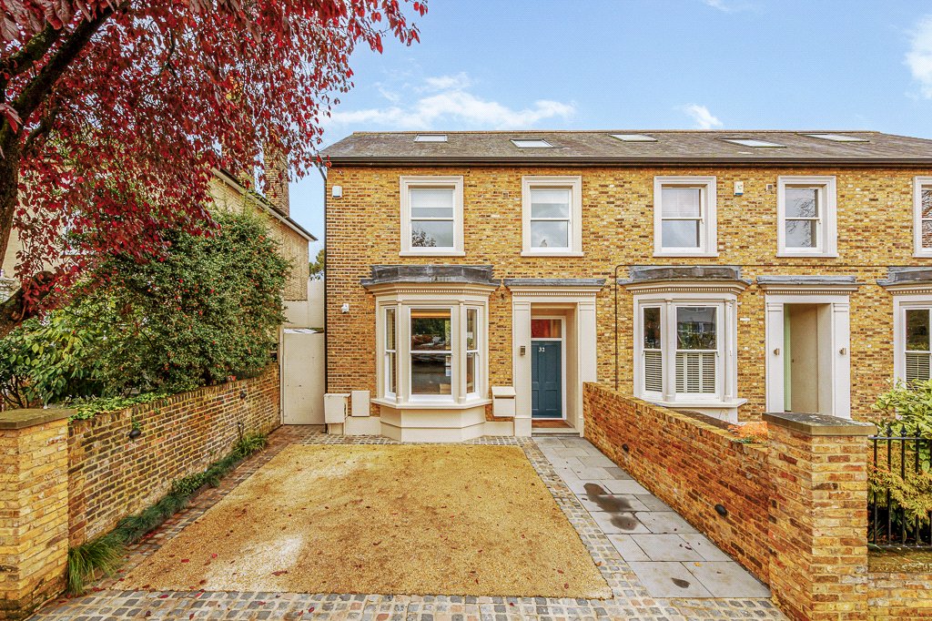 4 bedroom semi-detached house for sale 0