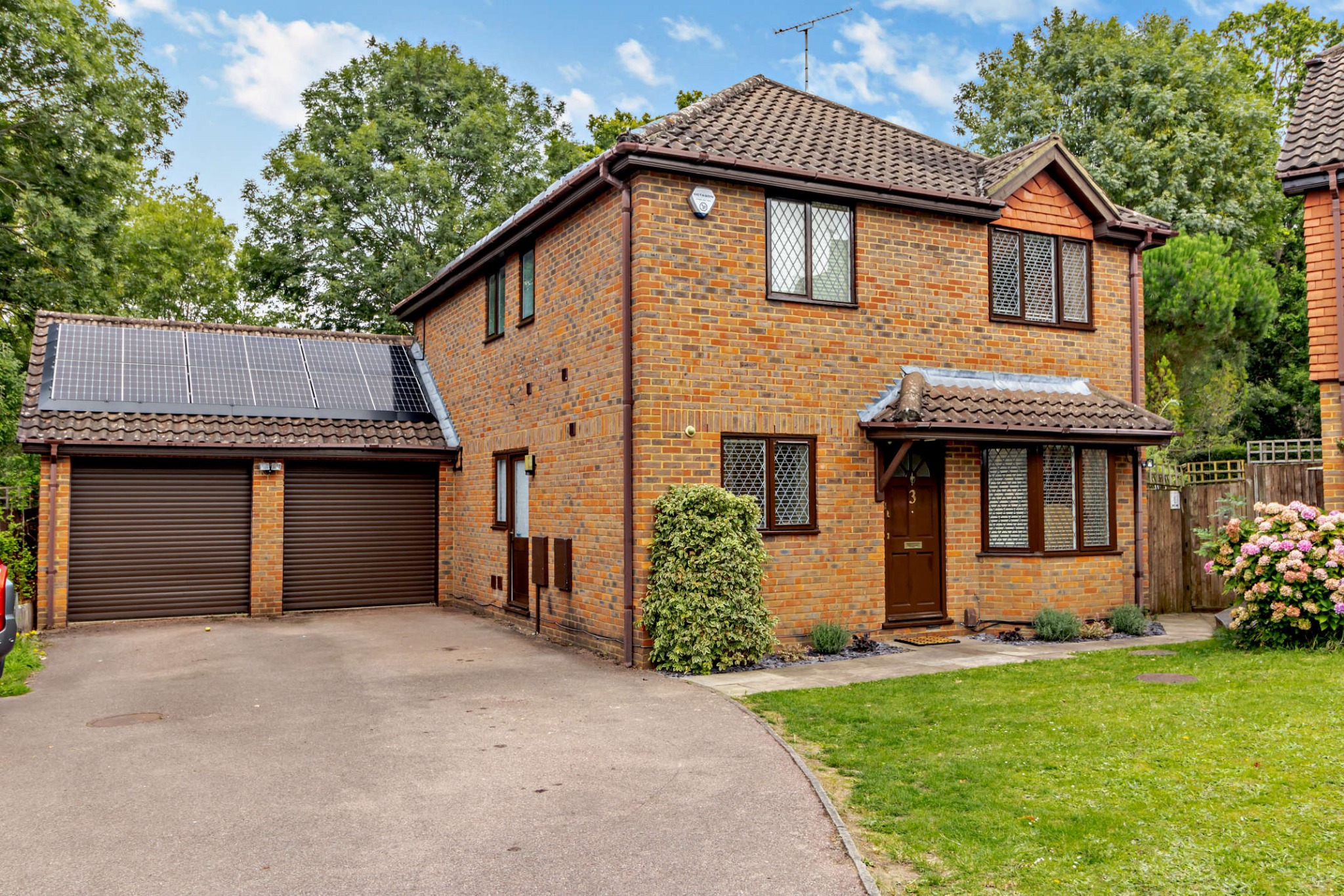 4 bedroom detached house for sale 0