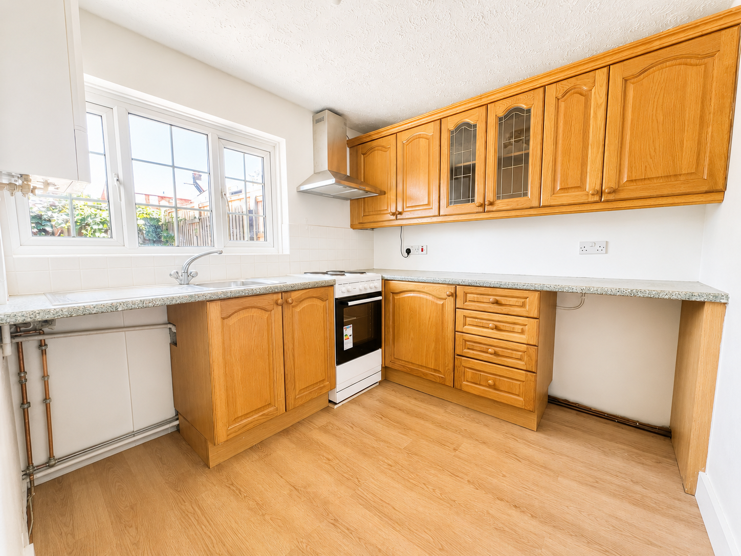 9, Basildon photo 5