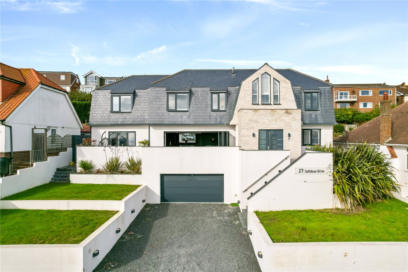 3 bedroom property for sale in London