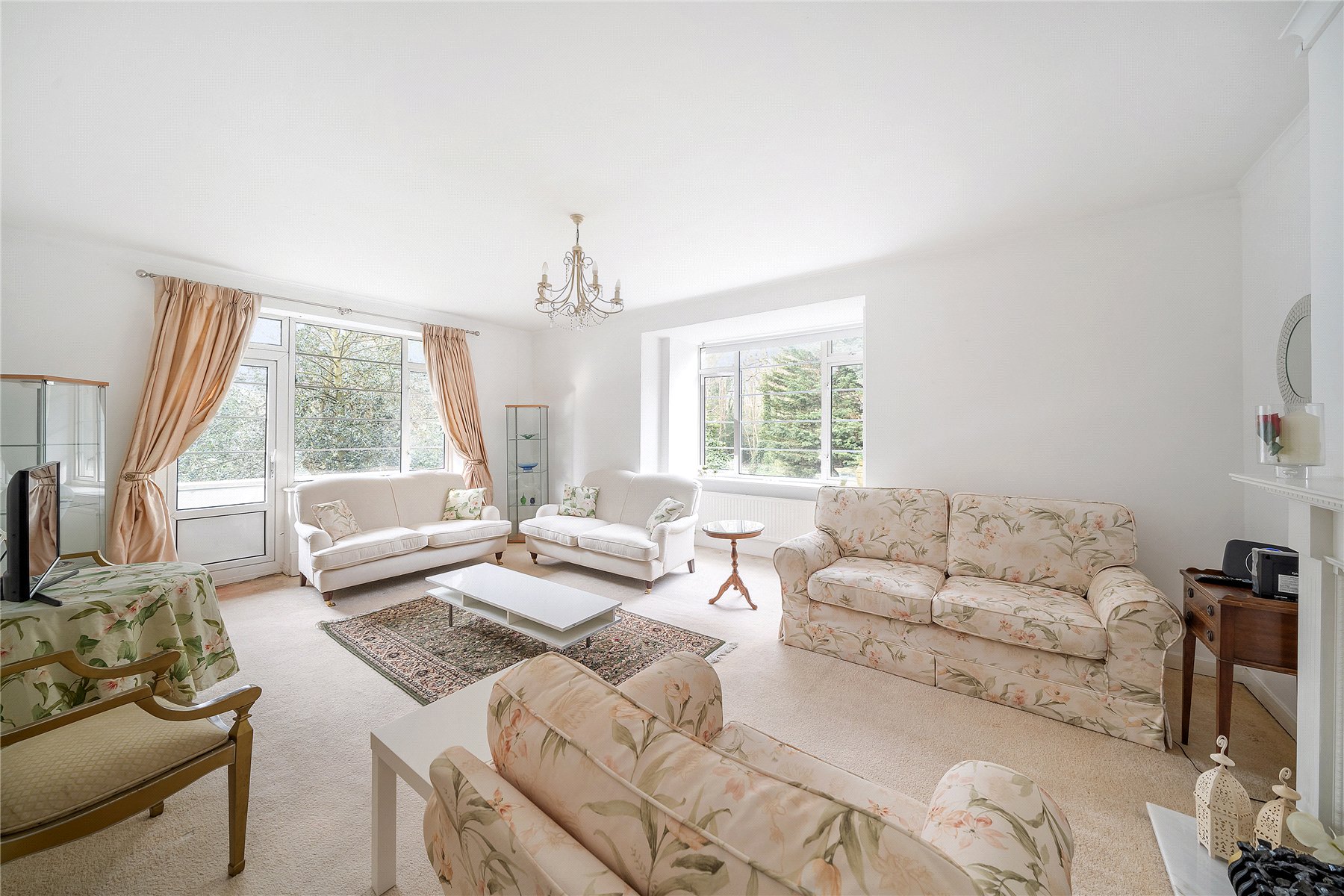 Flat 3, Chivelston, 78, Wimbledon Park Side, London photo 2