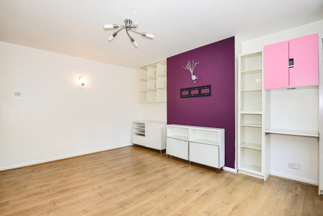 41, Sylvia Avenue, Pinner photo 5