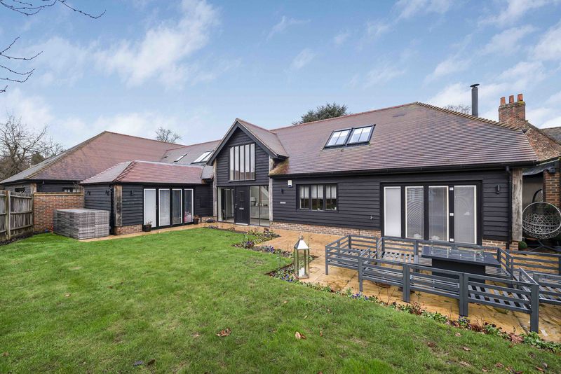 3 bedroom flat for sale in London