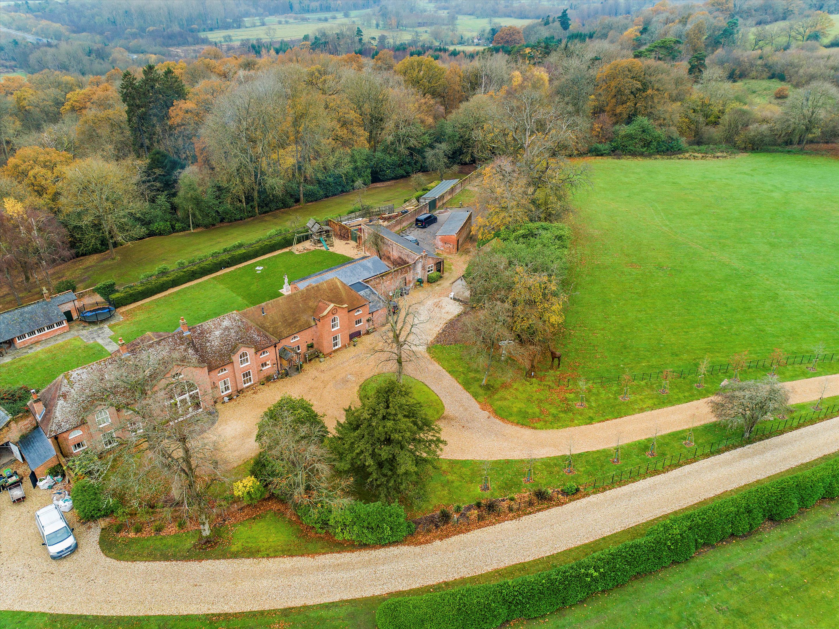 Photos of Bath Road, Speen, Newbury, Berkshire RG14 57111501