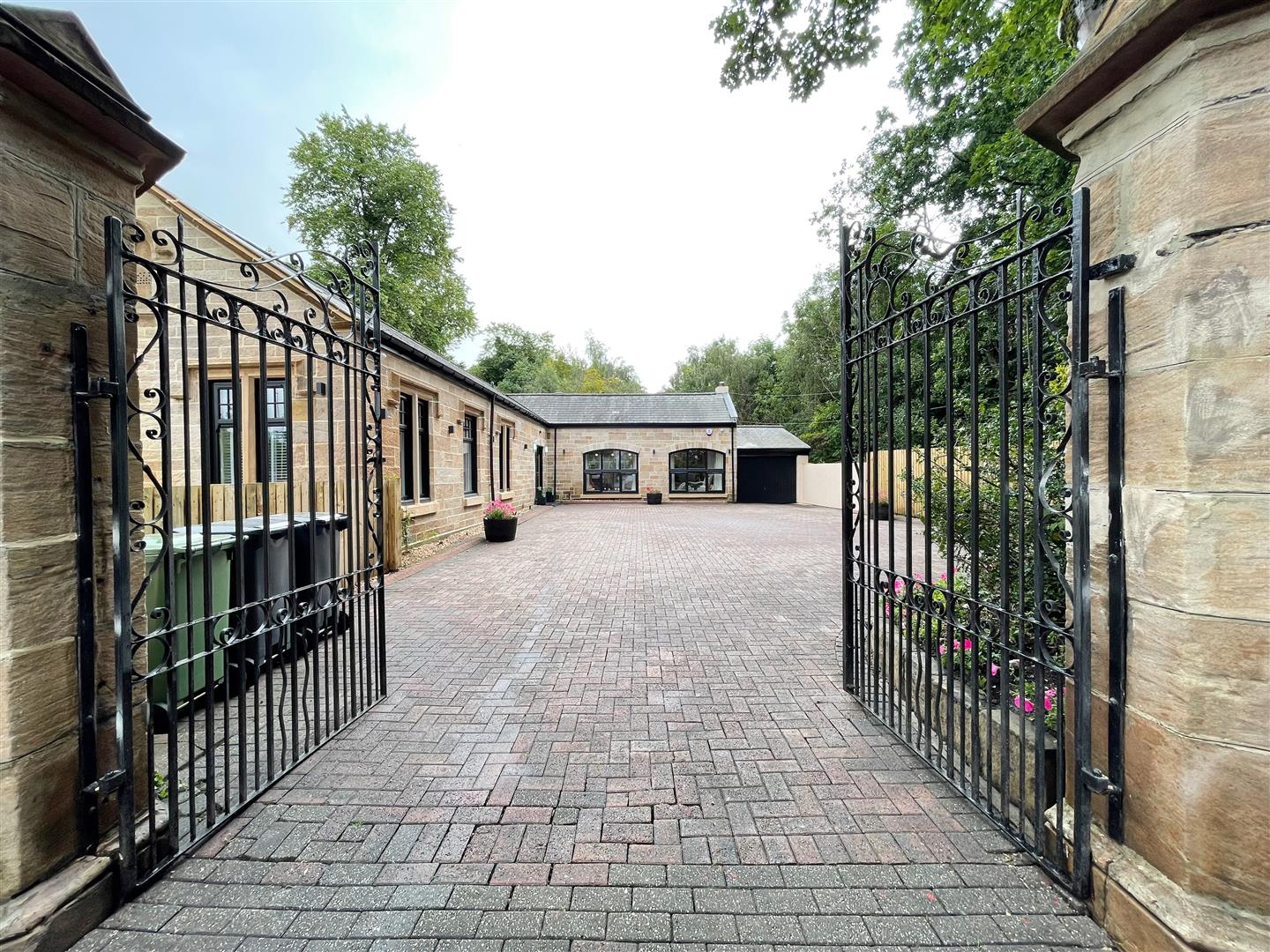 Photos of North Lodge, Cairnhill Road, Airdrie, Airdrie ML6 65261371