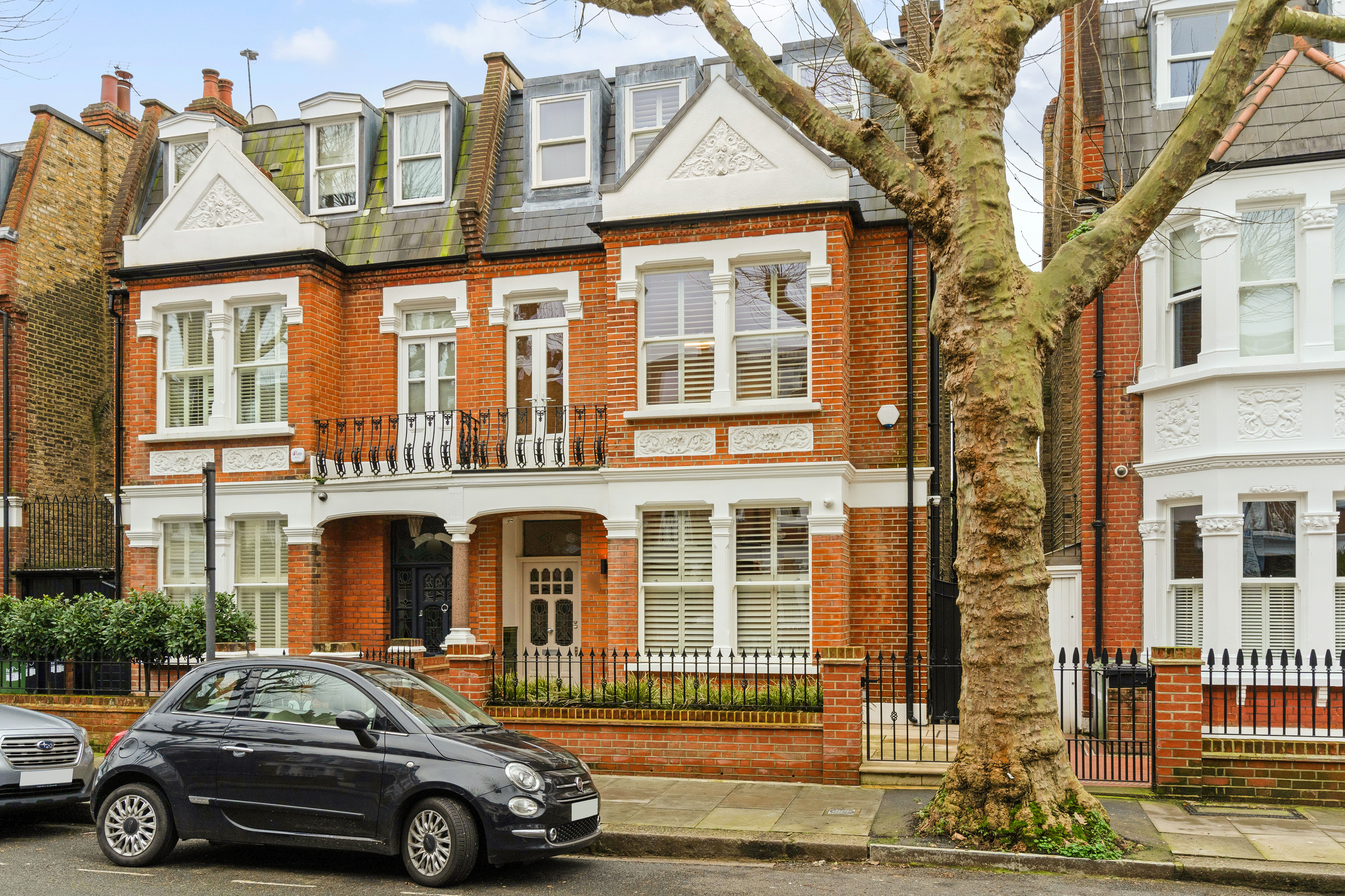 6 bedroom terraced house for sale 0