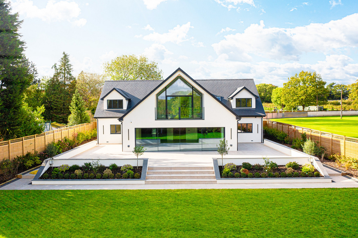 5 bedroom detached new house for sale 0