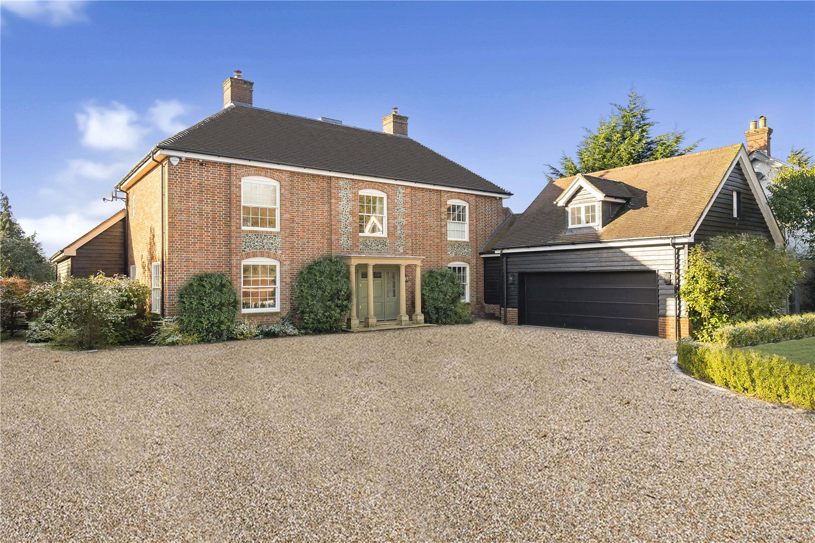 6 bedroom detached house for sale 0