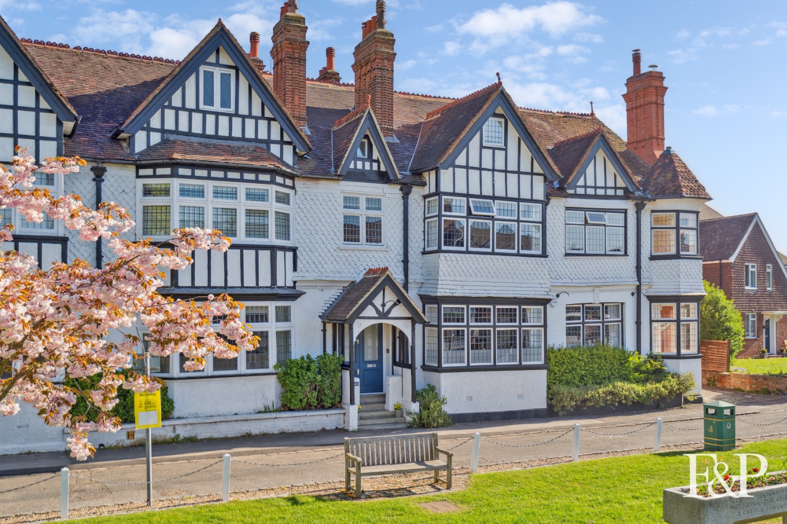 6 bedroom semi-detached house for sale 0