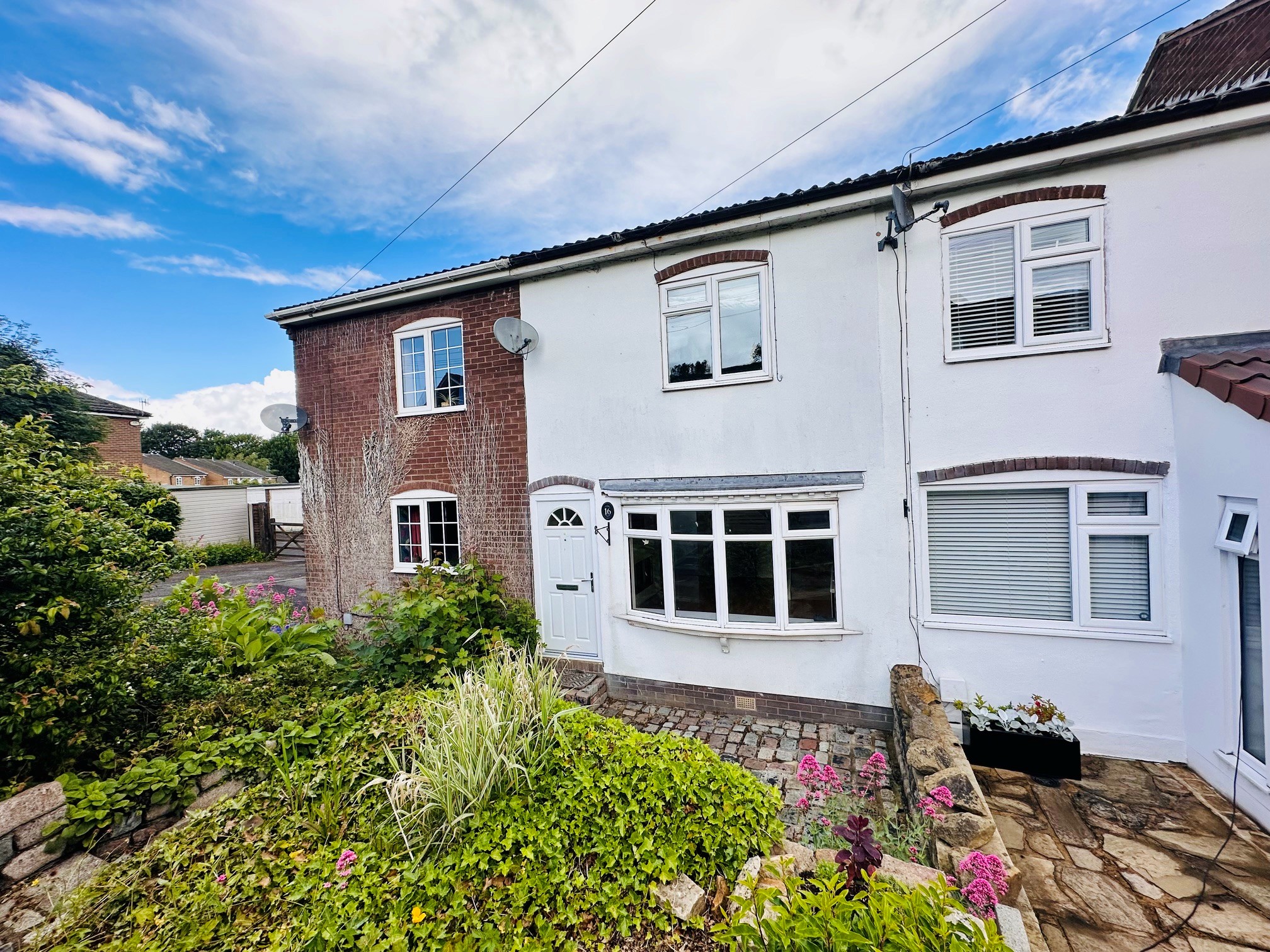 2-bed house on 16, Peterhouse Drive, OTLEY, £1,000/mo