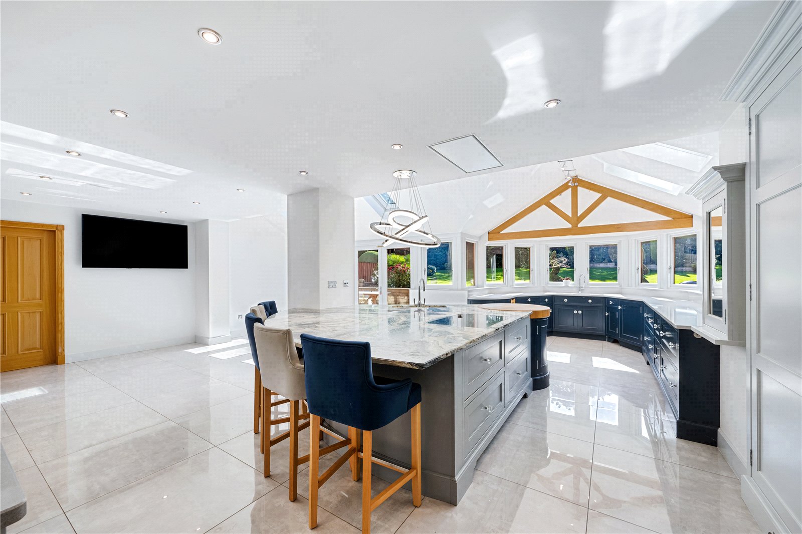 5 bedroom equestrian property for sale 0