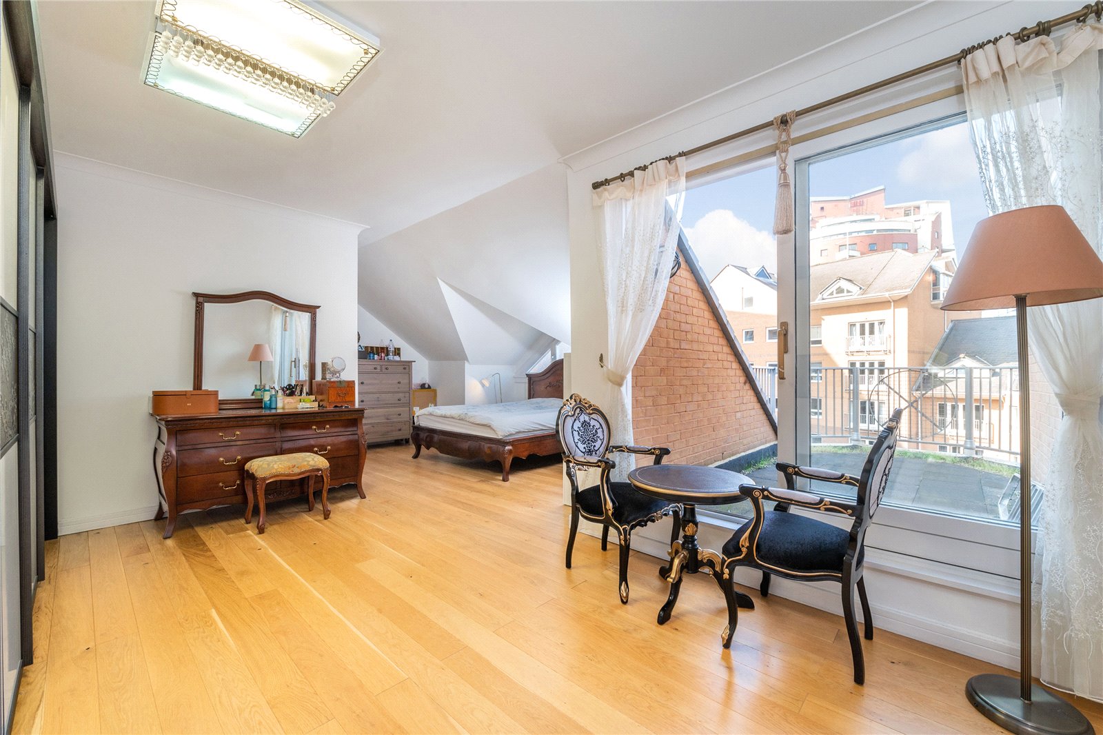 3 bedroom flat for sale 0