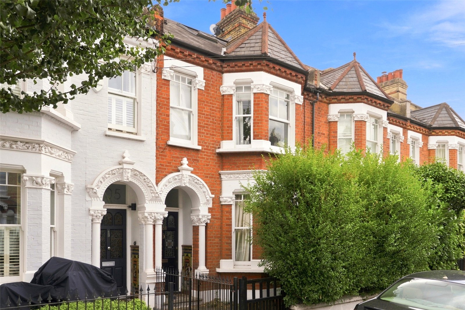 203, Broomwood Road, London photo 2