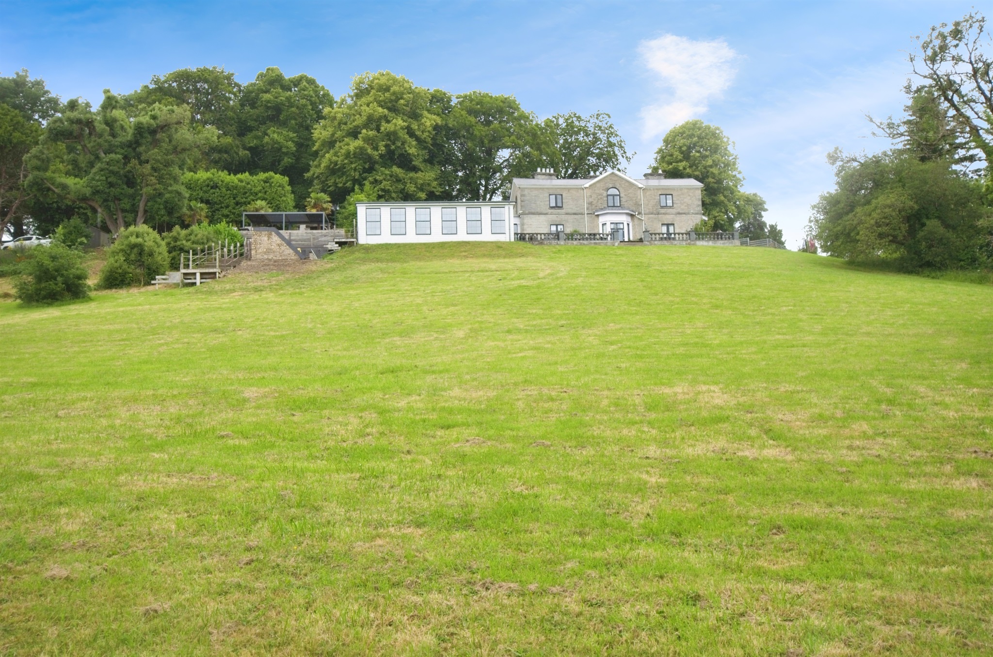 5 bedroom detached house for sale 0