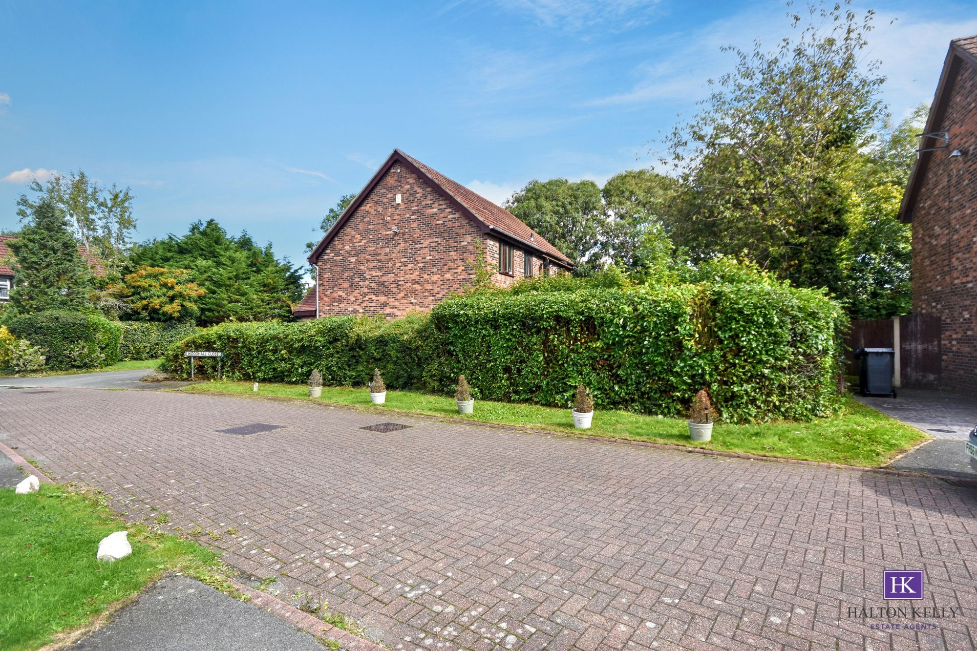 6 Woodhall Close, Warrington photo 4