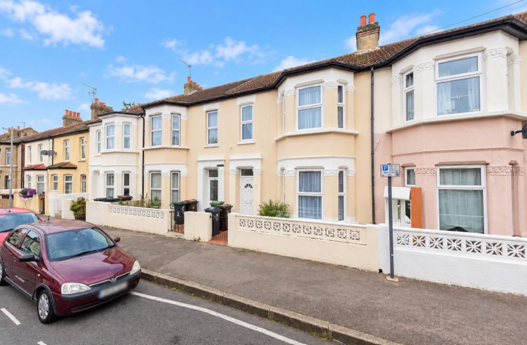 Room 8, 136, Glenny Road, Barking photo 5