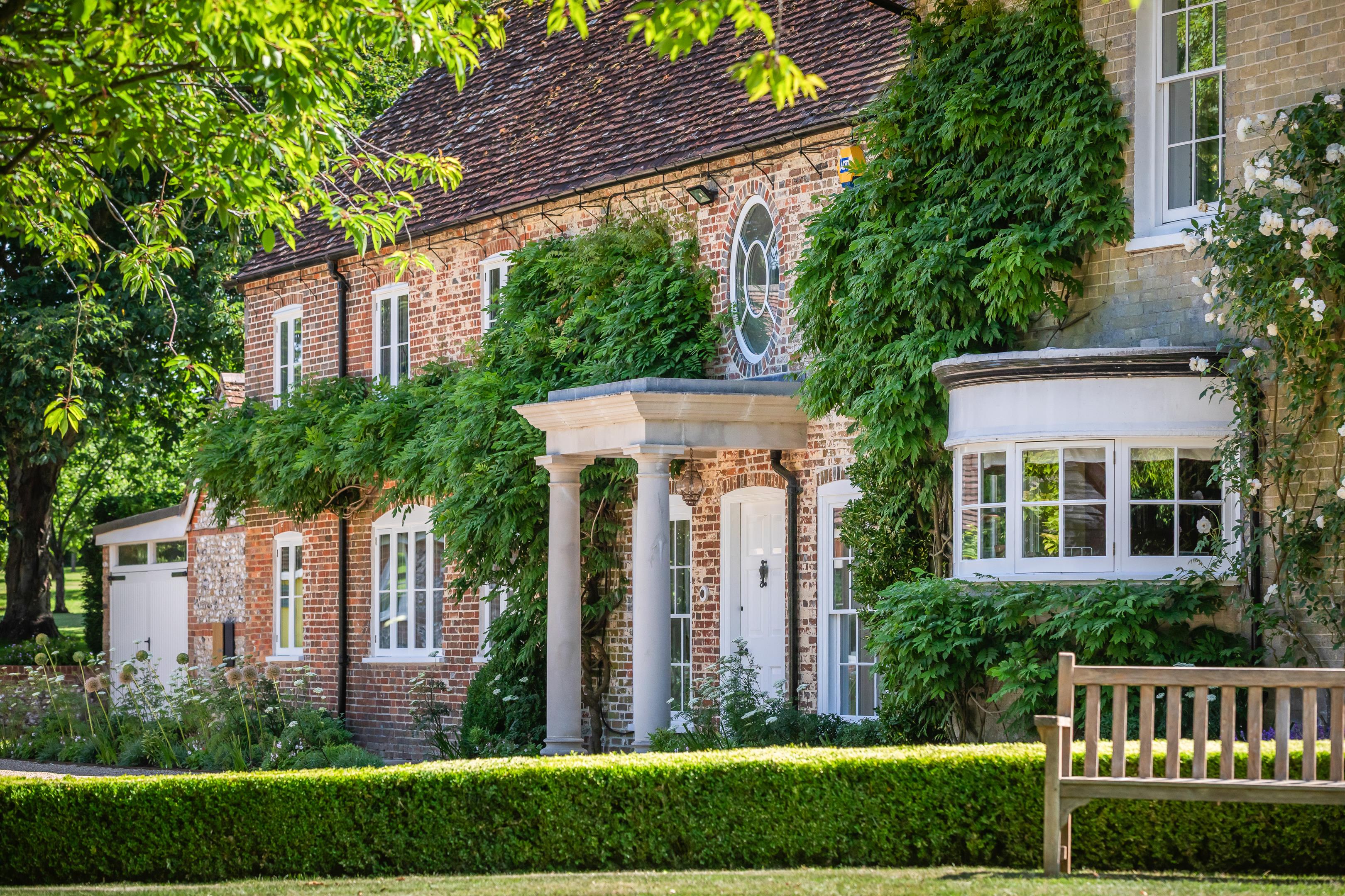6 bedroom detached house for sale 0