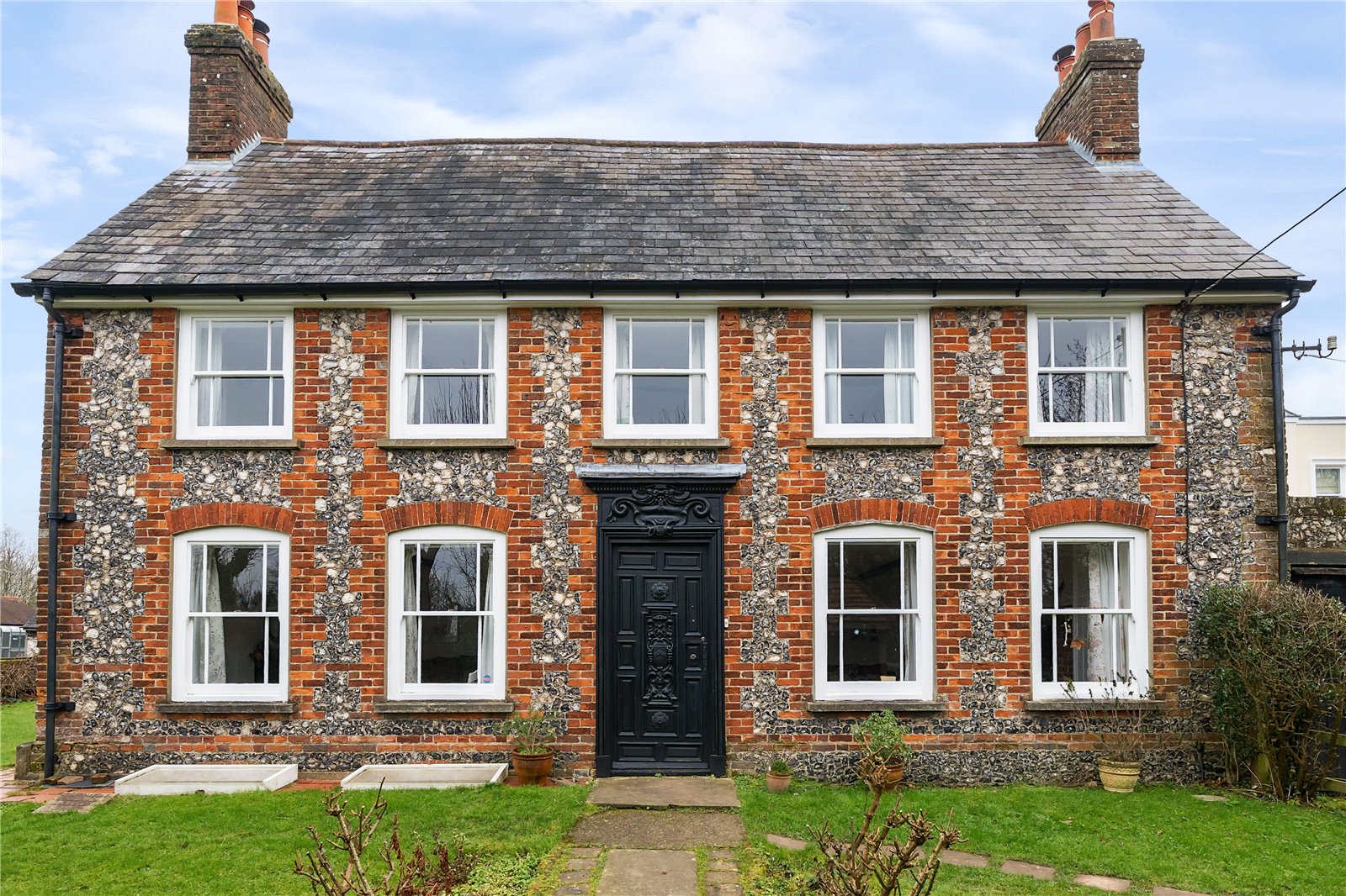 4 bedroom detached house for sale 0