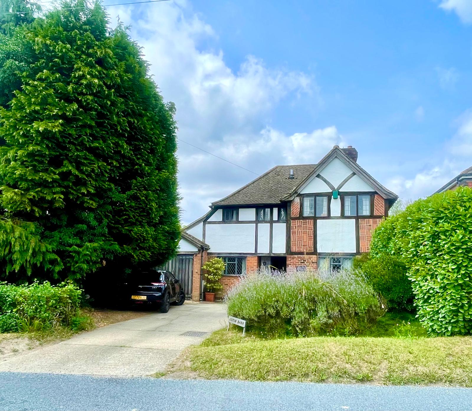 4 bedroom detached house for sale 0