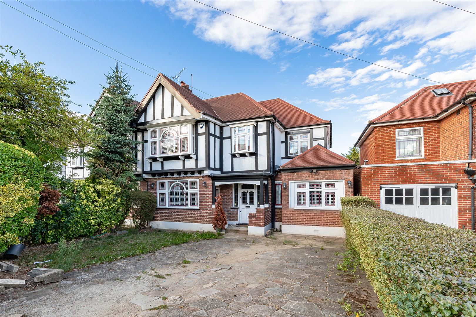 5 bed semi-detached house for sale