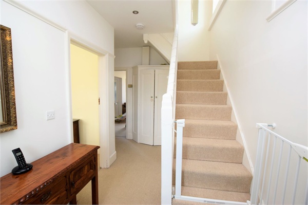 3 Bedrooms Semi-detached house for sale in Park Avenue North, Northampton NN3