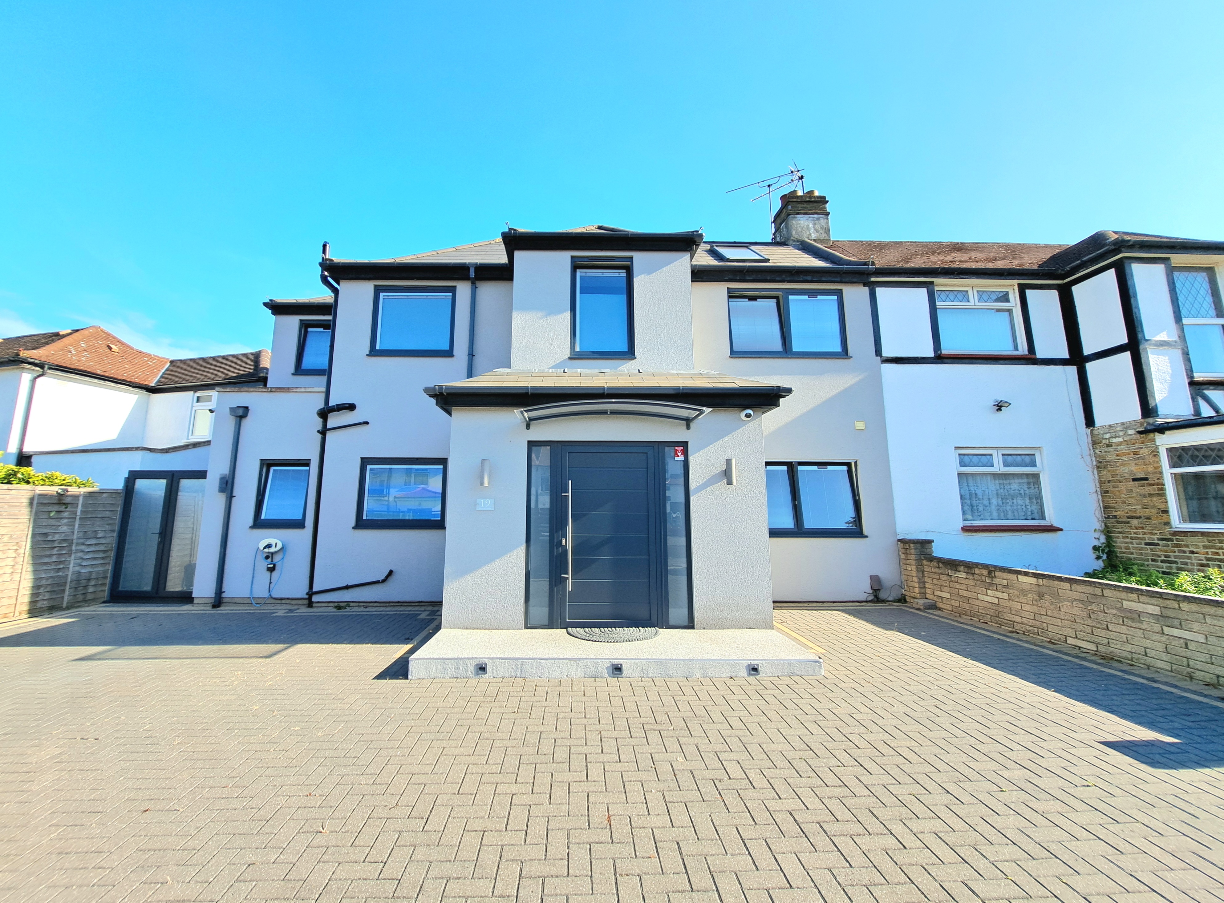 5 bedroom semi-detached house for sale 0