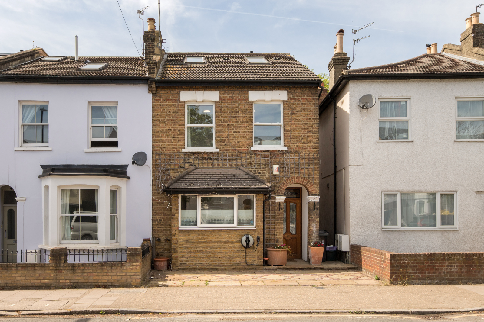 4 bedroom end terrace house for sale 0