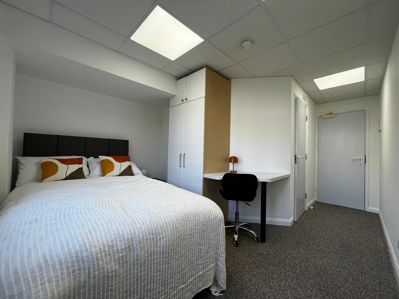Room 106, Paris House, Hove photo 5