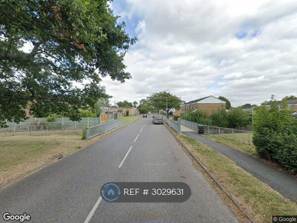 Exeter Close, Stevenage photo 2