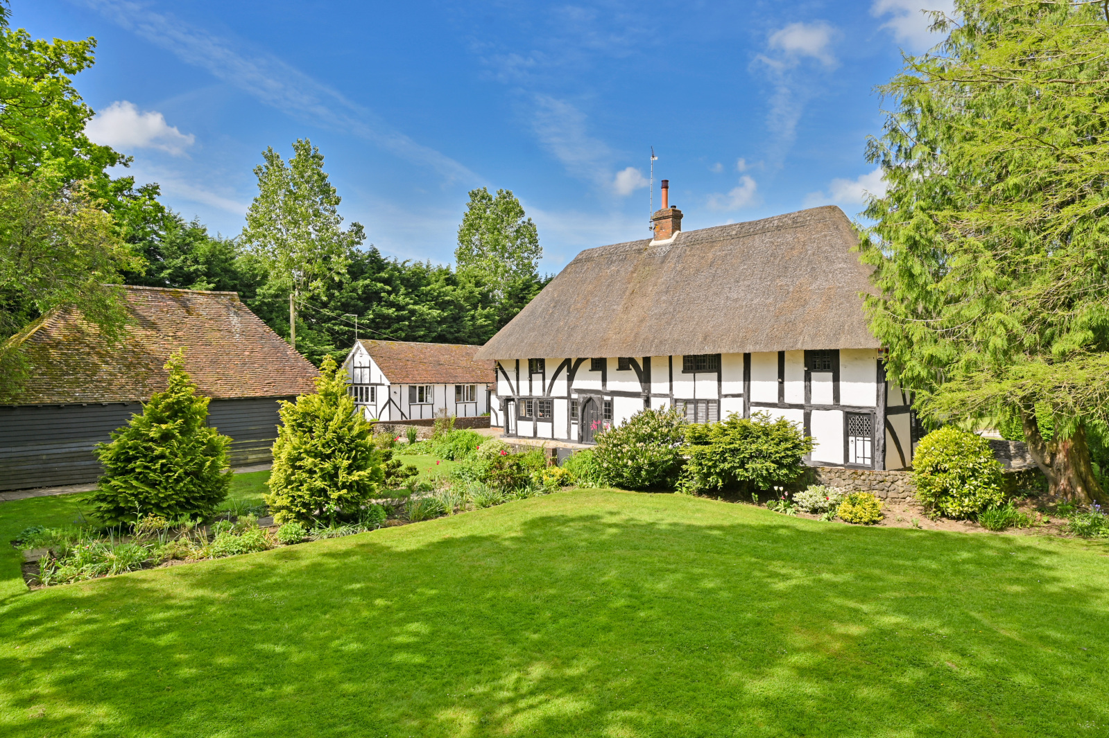 5 bedroom detached house for sale 0