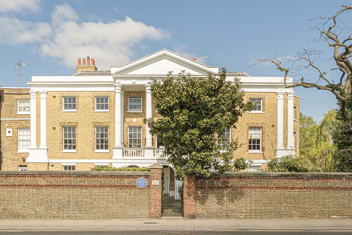 2 bedroom flat for sale 0